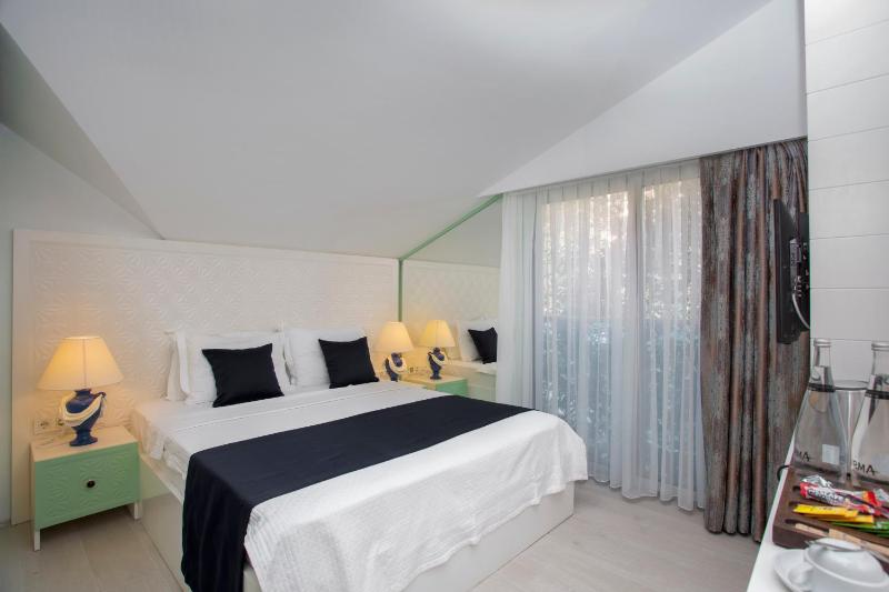 Sea View Hotel - image 16