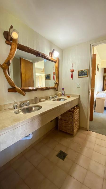 Casa con parque y vista al lago - image 12