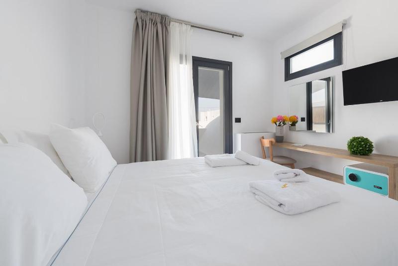 Two-Bedroom Suite with Private Mini Pool - 999° image 4