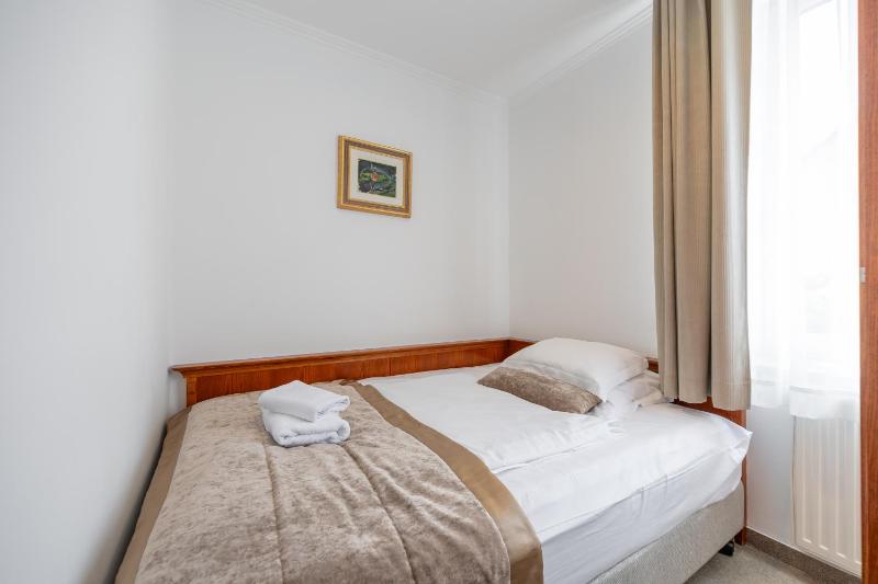 Deluxe Triple Room image 3