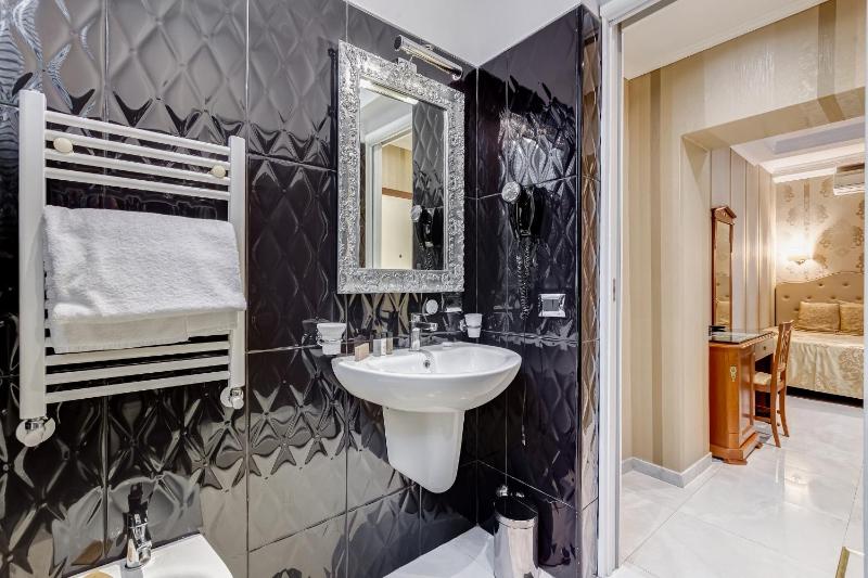 Single Room image 4