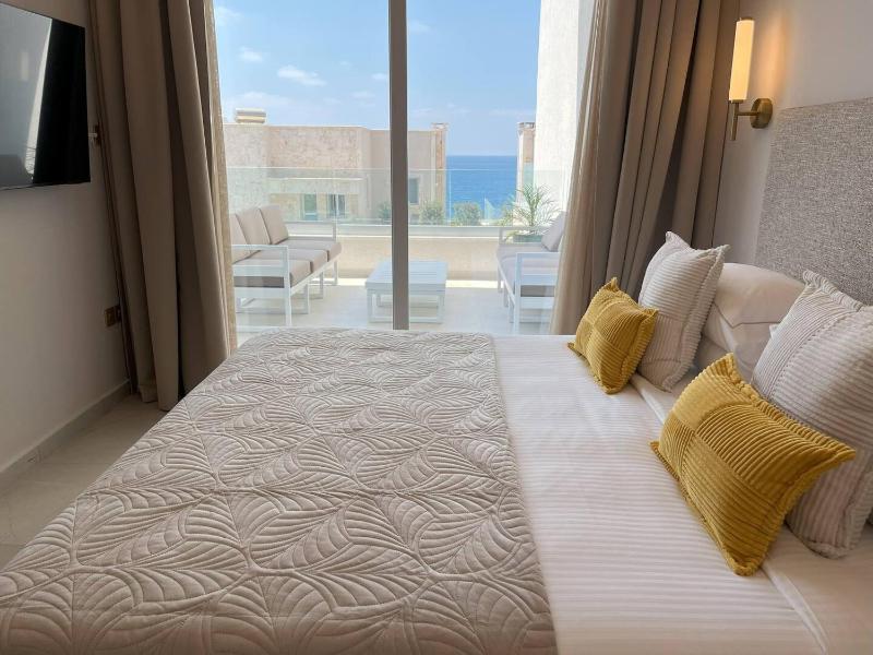 Olymp Luxury House - Ultra Luxury Beachfront Villa with Rooftop Lounge - image 6