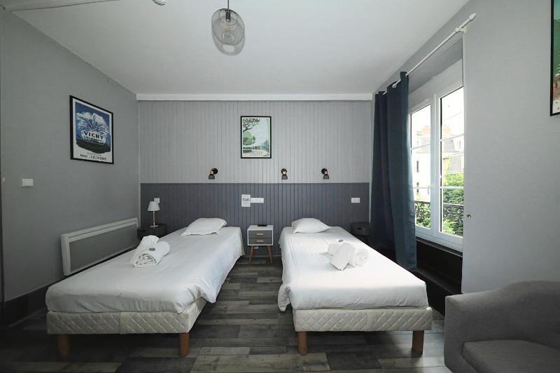 Twin Room image 1