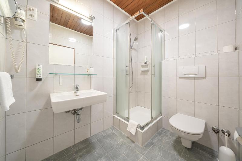 Standard Single Room image 4