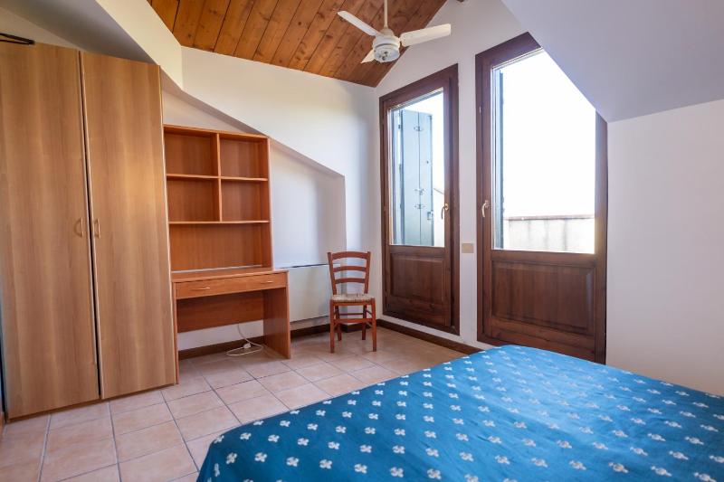 Economy Double Room image 4