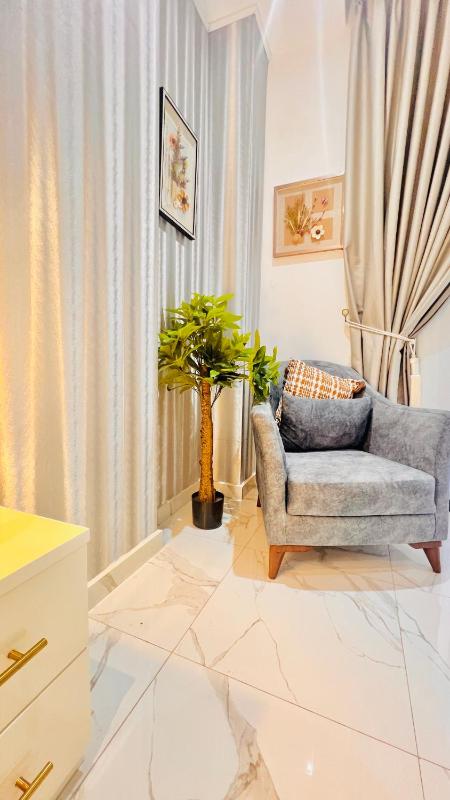 Hilton Essence Studio Airport-Accra - image 10