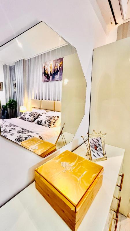Hilton Essence Studio Airport-Accra - image 7