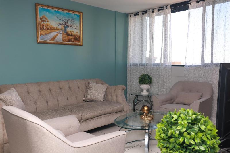 Stylish and Modern Oasis - image 6