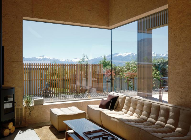 Scout - Luxurious Interiors - Lake Views - Architecturally Designed - image 33