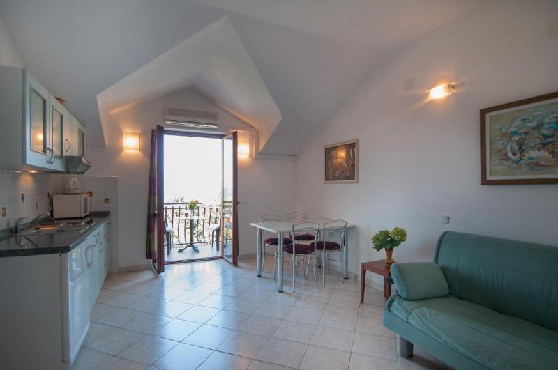 Apartment with Sea View image 3
