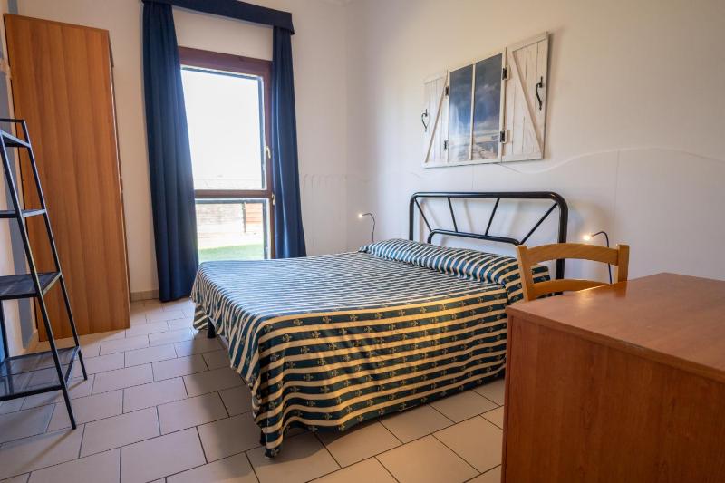 Economy Double Room image 1