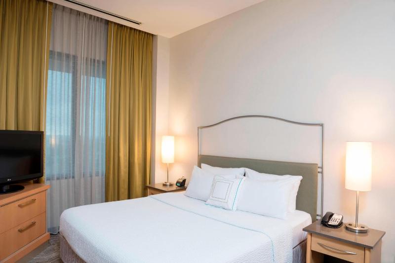 Deluxe King Room with Sofa Bed image 3