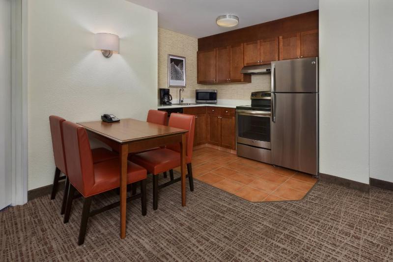 2 Bedroom Suite image 4