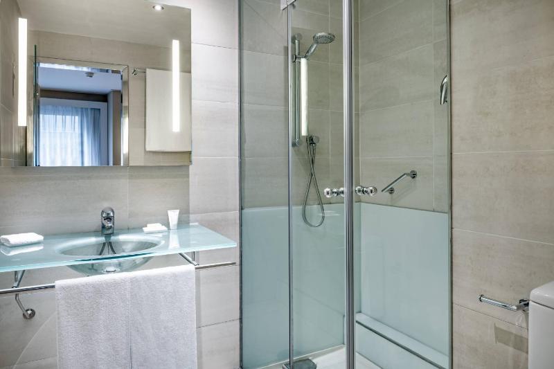 AC Hotel Irla - image 15