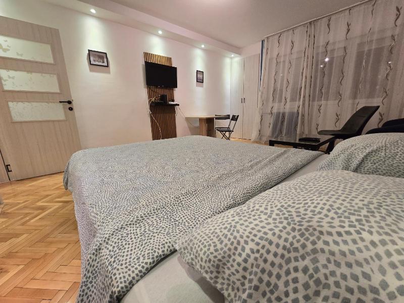 Azzurro Studio Apartment - image 10