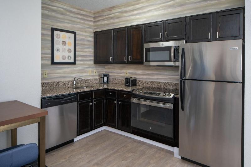 2 Bedroom Suite image 4