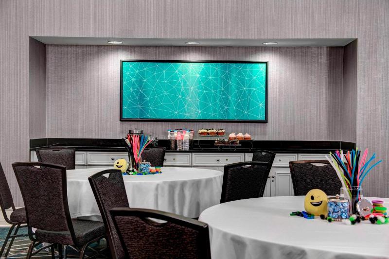 Residence Inn by Marriott Cleveland Downtown - image 25