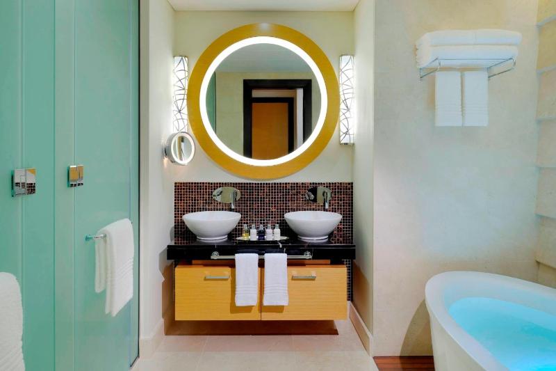 Three-Bedroom Apartment (Complimentary Shuttle to La Mer and Dubai Mall) image 2