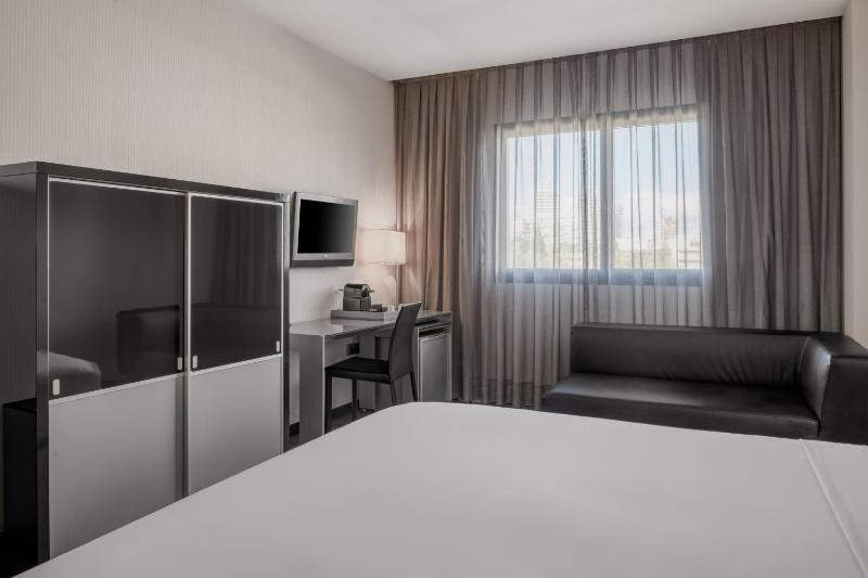 Standard Plus Queen, Guest room, 1 Queen image 1