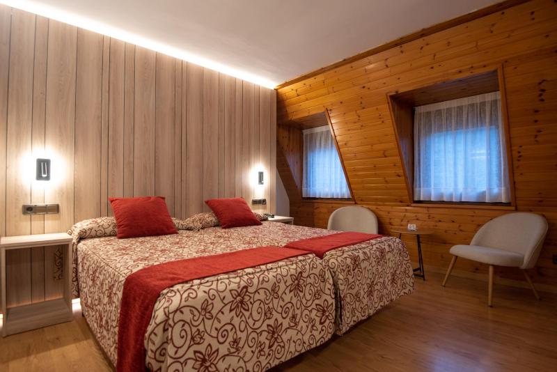 Deluxe Double Room image 1