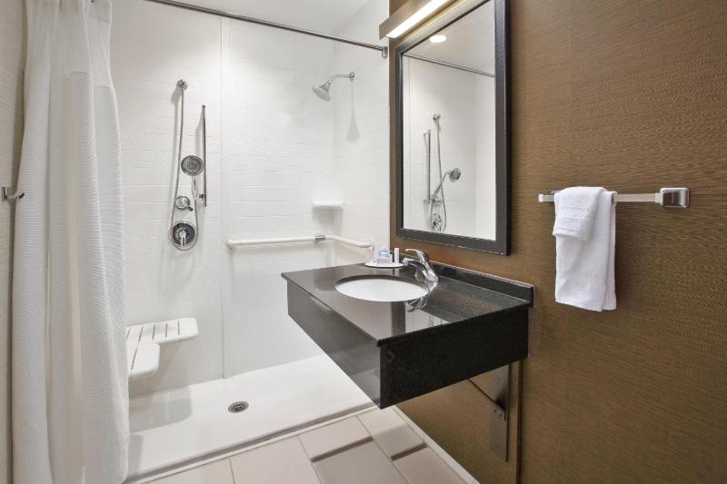 Double Room with Two Double Beds - Hearing Accessible  image 2