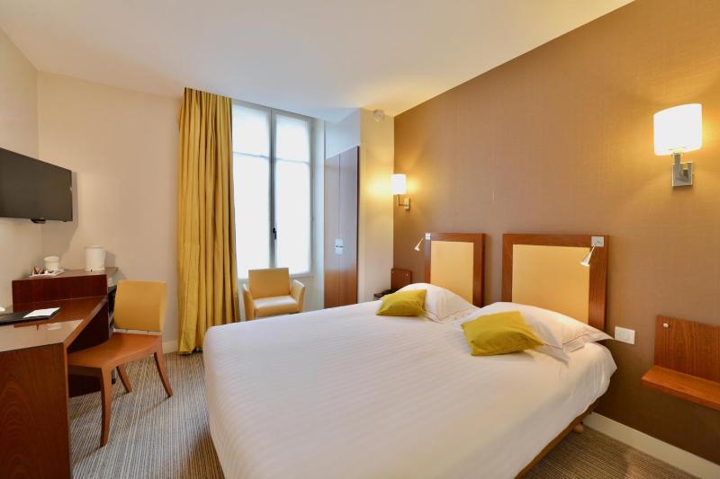 Classic Double Room - Non-Smoking image 3