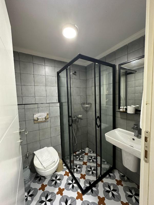 Standard Double or Twin Room image 1