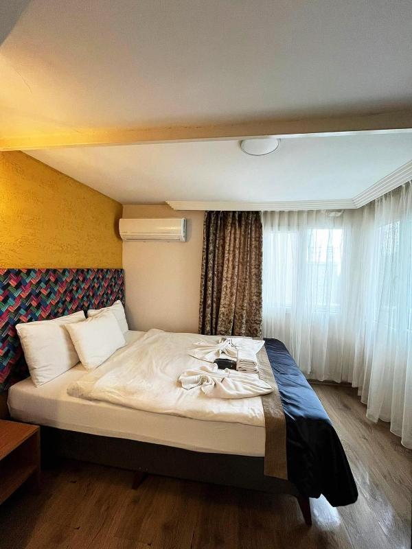 Standard Double or Twin Room image 4