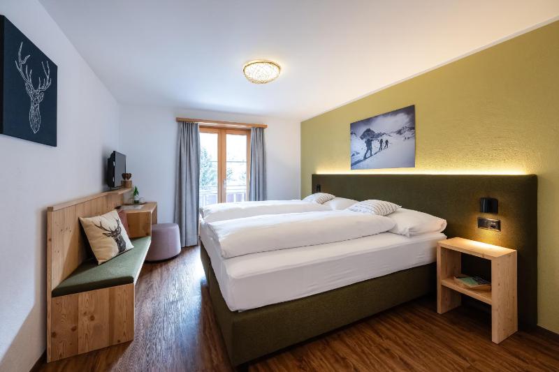 King Room with Balcony image 1