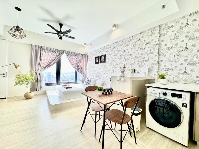 Tropicana 218 Macalister #Georgetown Wide Seaview #Near Island hospital/Eateries/Convenience store - image 16