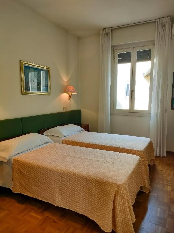 Standard Double or Twin Room image 2