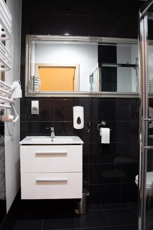 Quadruple Room with Private Bathroom image 2