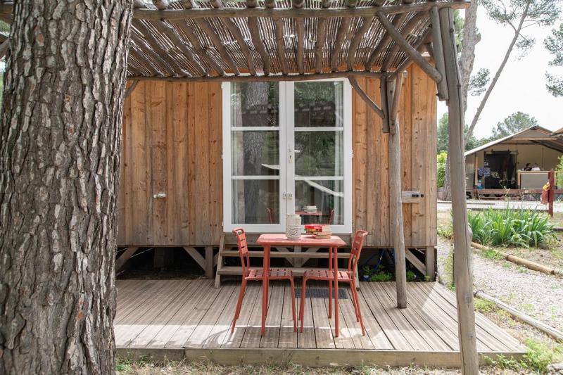 1 Bedroom Cabanon  image 1