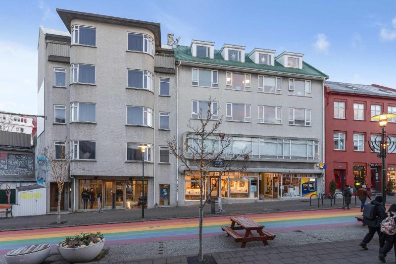Three Bedroom Apartment on Rainbow Street by Heimaleiga - image 12