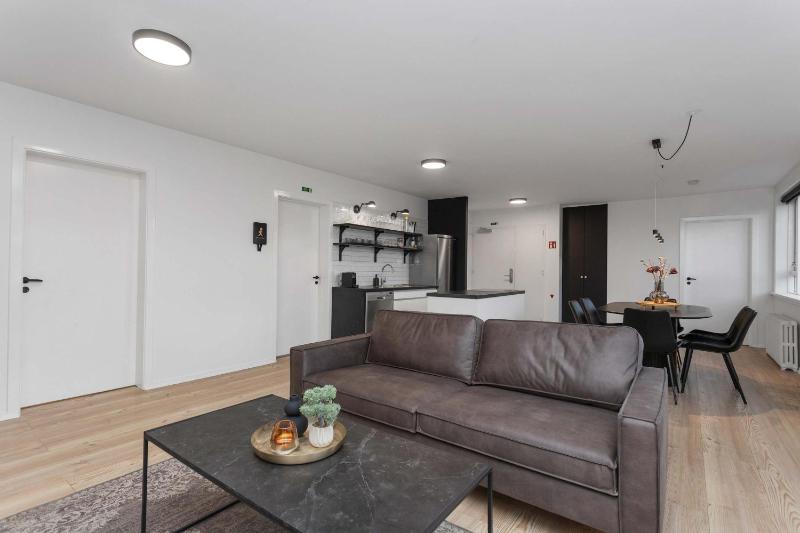 Three Bedroom Apartment on Rainbow Street by Heimaleiga - image 16