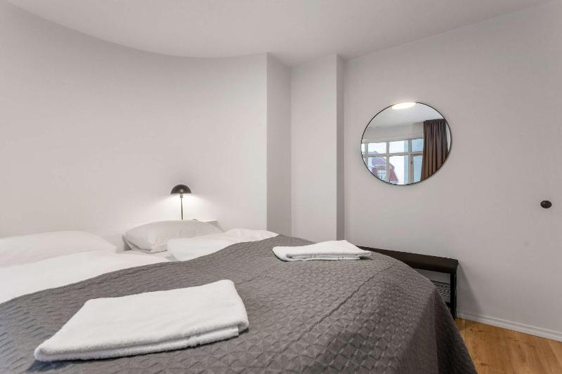 Three Bedroom Apartment on Rainbow Street by Heimaleiga - image 9