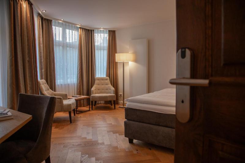 Superior Double Room image 4