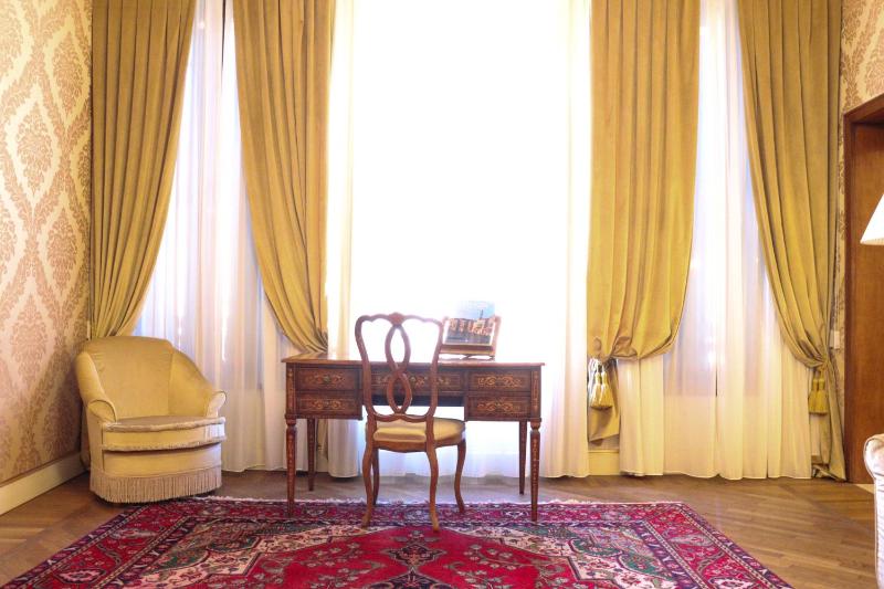 Suite with Canal View image 3