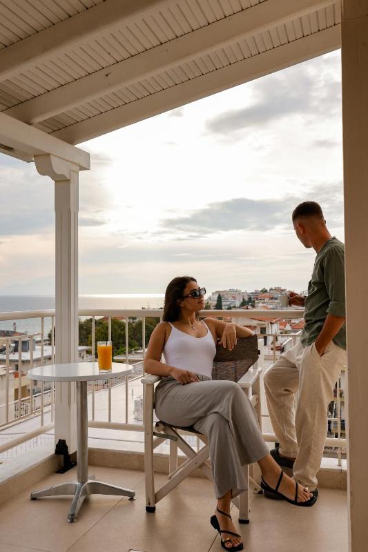 Superior Double or Twin Room with Sea View image 3