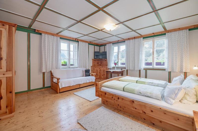 One-Bedroom Apartment with Garden View image 4