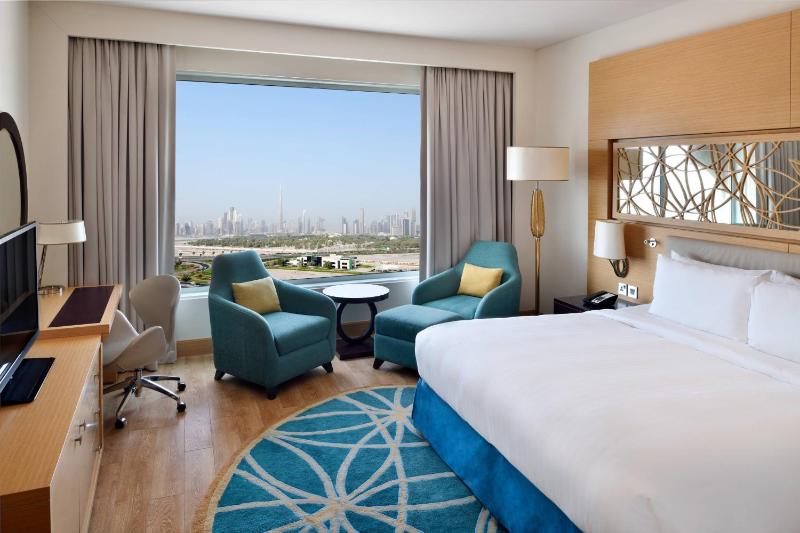 Executive King Room – Lounge Access with Complimentary Drinks and Light Buffet 6-8pm Daily image 3