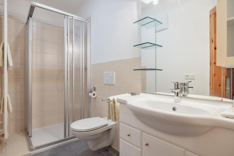 Double Room image 3
