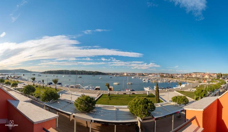 One Bedroom Apartment with Balcony and Sea View image 2