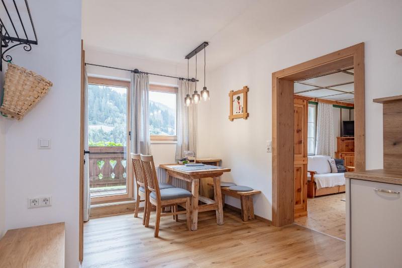 One-Bedroom Apartment with Garden View image 1