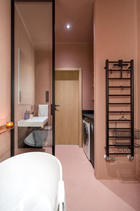 Prague Days - One-bedroom Apartment with Balcony and Workspace in Vinohrady - image 4