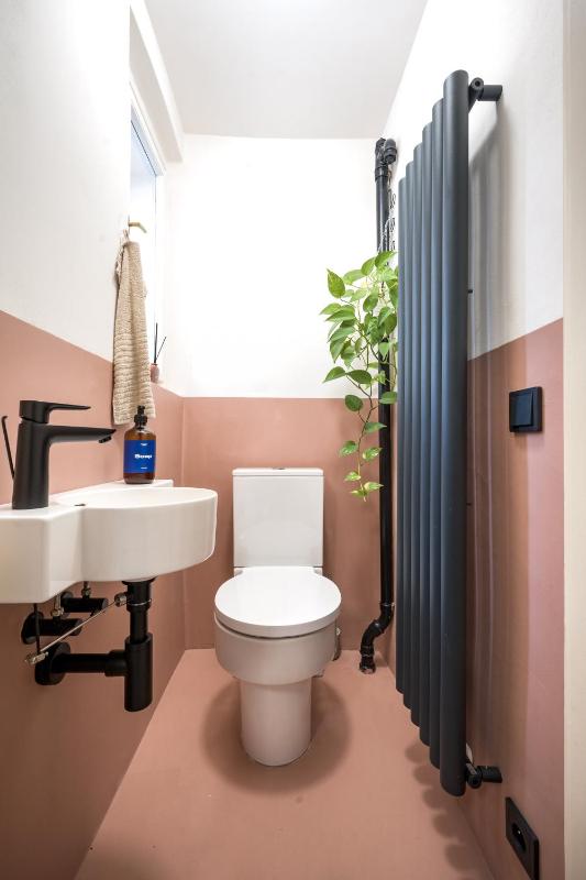 Prague Days - One-bedroom Apartment with Balcony and Workspace in Vinohrady - image 10