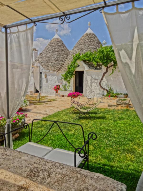 Large Trullo (4 Adults) image 1