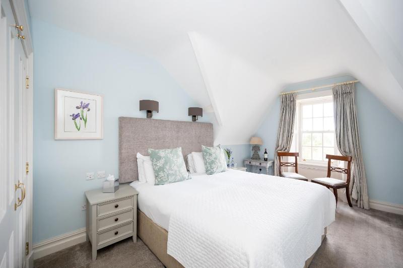 Double Room with Private External Bathroom image 1