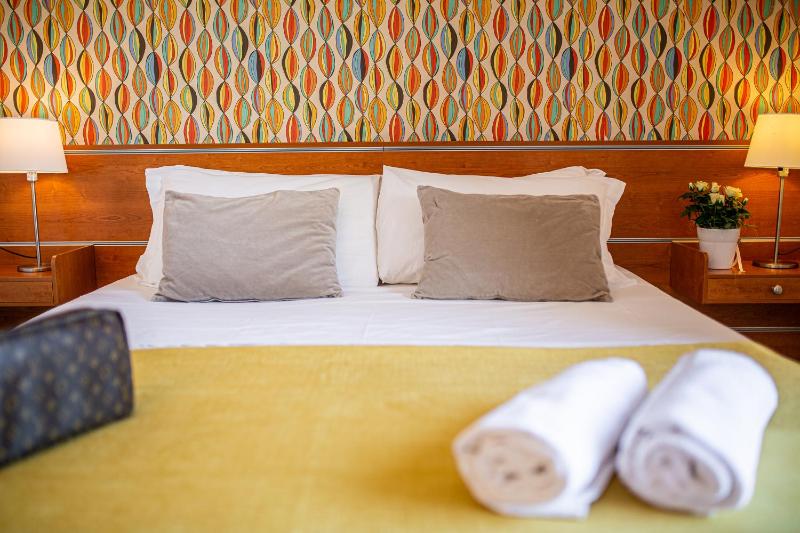 Classic Double or Twin Room image 2