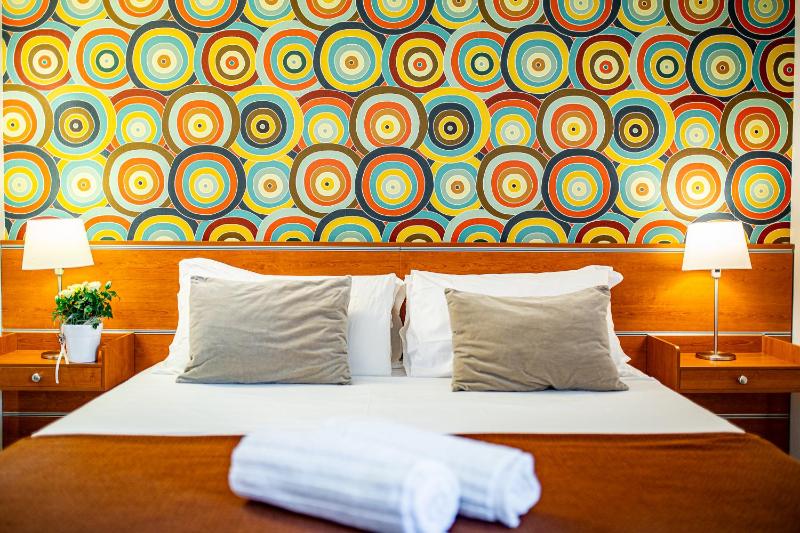 Classic Double or Twin Room image 1